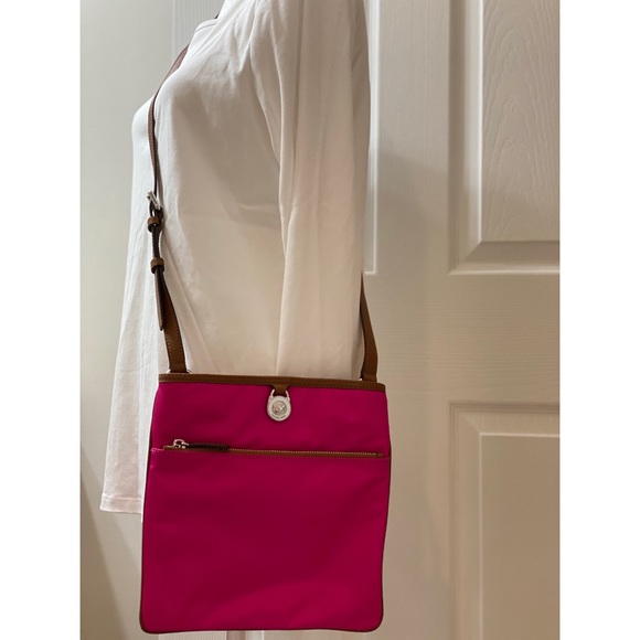 NWOT Michael Kors crossbody - Picture 3 of 10